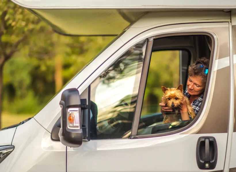 consejos-viajar-con-mascota-en-autocaravana